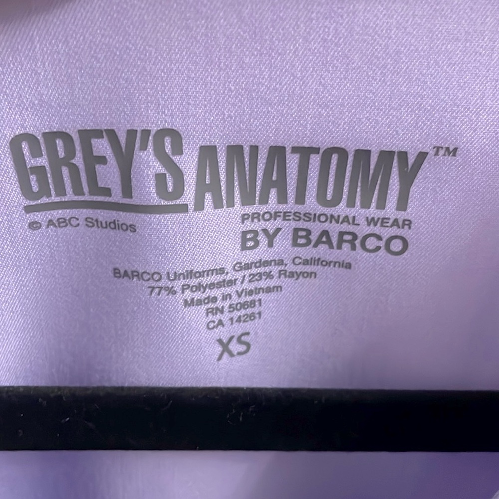 Grey's Anatomy by Barco Women’s Riley 3-Pocket Mock Wrap V-Neck Scrub Top - Picture 5 of 6